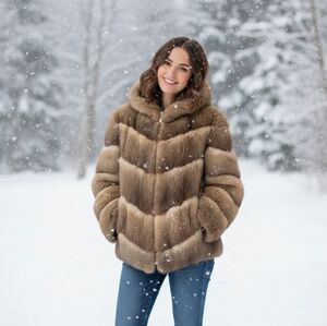 Vintage Steve Butcher Womens Fox/ Coyote? Fur Coat W/ Hood Detroit Mi